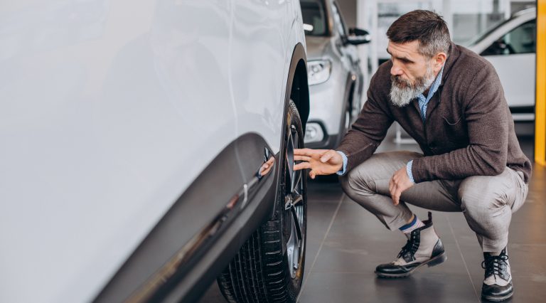 Vai comprar um carro usado Veja os cuidados que você precisa tomar